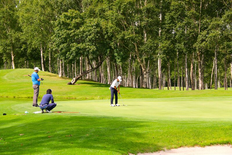 니세코 골프 패키지 하나조노 골프 그린 플레이 장면